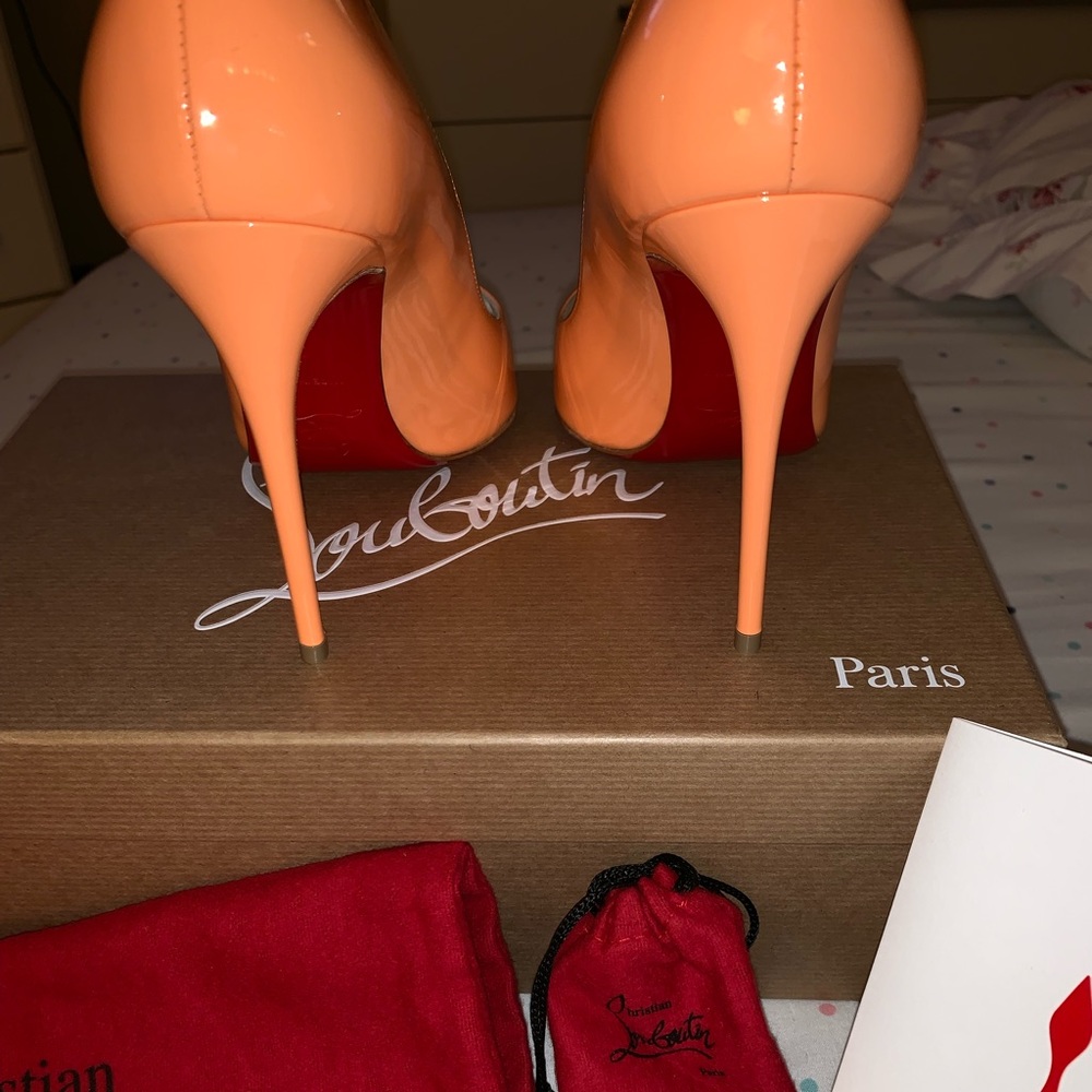 Christian Louboutin red bottom - Picture 3 of 7